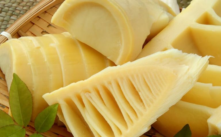 Măng tươi nếu không biết cách xử lý và chọn đúng cách sẽ ảnh hưởng đến sức khỏe của chúng ta.