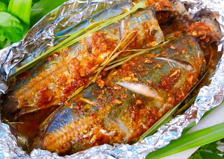 Làm thế nào để cá nục không bị khô khi nướng sau khi ướp gia vị?