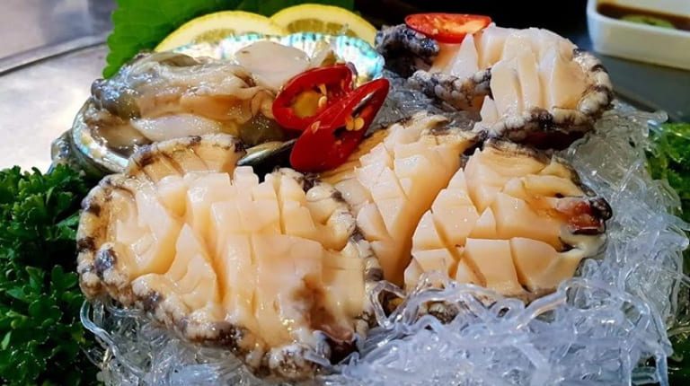 Sashimi là món ăn khá kén người thưởng thức và có yêu cầu khắt khe về nguyên liệu đầu vào.