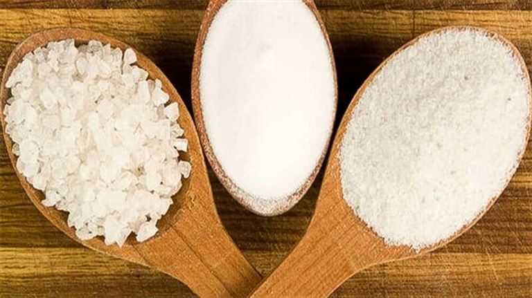 Sử dụng muối bột phân tử hoặc muối bột bọt nhằm làm bớt tanh cho tới cá quả một cơ hội hiệu suất cao. 